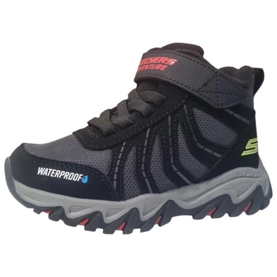 Fekete és piros színű Skechers Skech-Tex vízálló fiú magas szárú téli bakancs tépőzárral és barázdált piros-fekete talppal